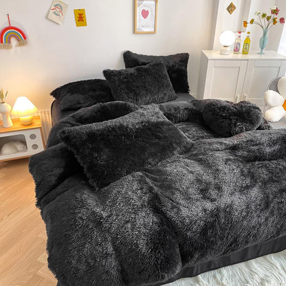 Alternative full side angle of the VibeCore Cloud 9 Bedding Set in the color Black, featuring ultra-soft fleece fabric for ultimate comfort and luxurious warmth. This bedding set adds cozy style to your bedroom or dorm, perfect for creating a relaxing and inviting atmosphere.