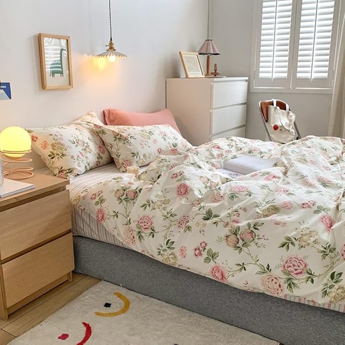 Side view of the VibeCore Aesthetic Romantic Roses Cottagecore Duvet Cover Set, showcasing the delicate vintage rose pattern and soft cotton fabric that adds a cozy, romantic touch to any bedroom or dorm.