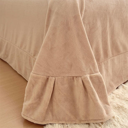 Close-up of the plush sheet in the VibeCore Snuggle Supreme Bedding Set in white, showcasing its ultra-soft, breathable fabric for added comfort and luxury.