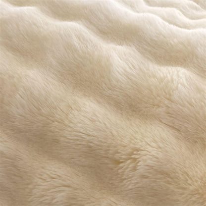 Close-up of the plush material used in the VibeCore Snuggle Supreme Bedding Set in the color white, highlighting the ultra-soft, breathable milk fibre fabric that offers luxurious comfort and a hypoallergenic sleep experience.