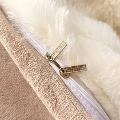 Close-up of the zipper on the VibeCore Snuggle Supreme Bedding Set in color white, showcasing the durable, high-quality zipper for easy use and a seamless look.