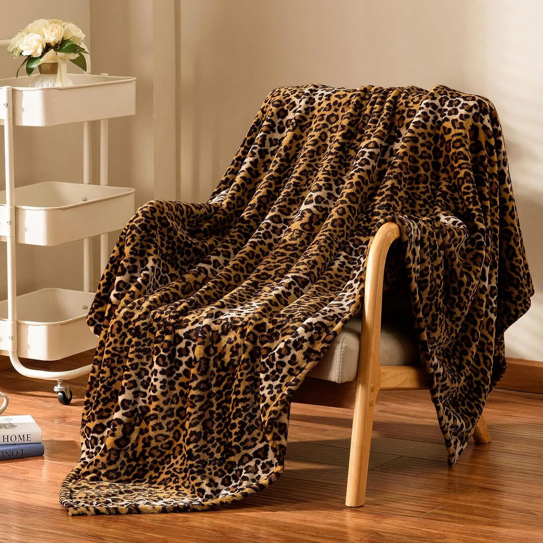 VibeCore Cheetah Print Fleece Throw Blanket