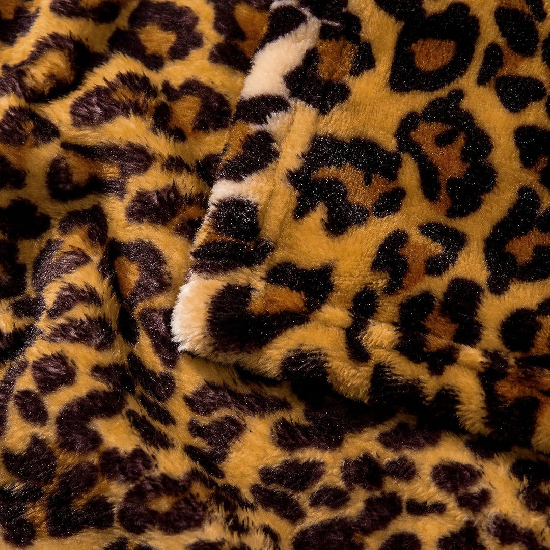 VibeCore Cheetah Print Fleece Throw Blanket Material Close Up