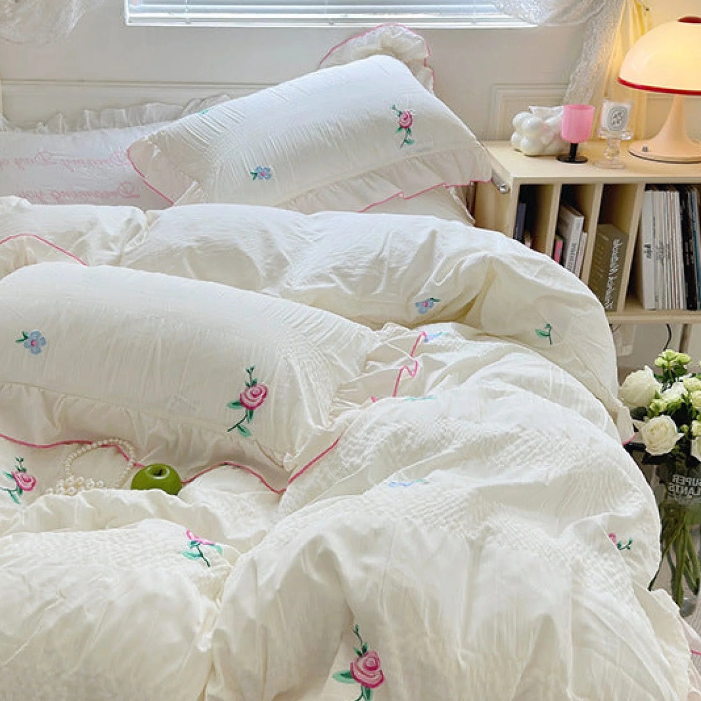 VibeCore Pastel Florals Duvet Cover Set Pink & Blue Close Up